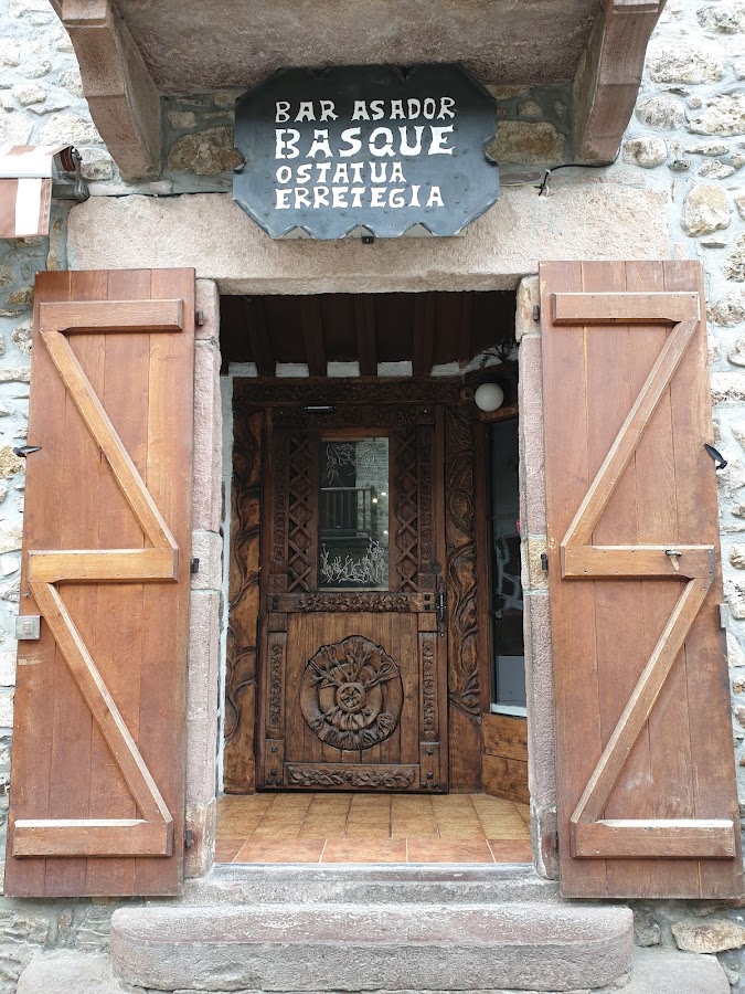 BAR ASADOR LA BASQUE RESTAURANTE.