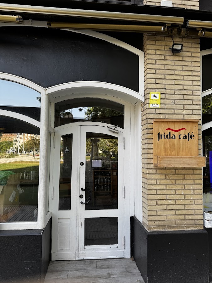 Frida Café Iturrama | Brunch Pamplona | Specialty Coffee - Café de especialidad Pamplona & Korean Sándwich