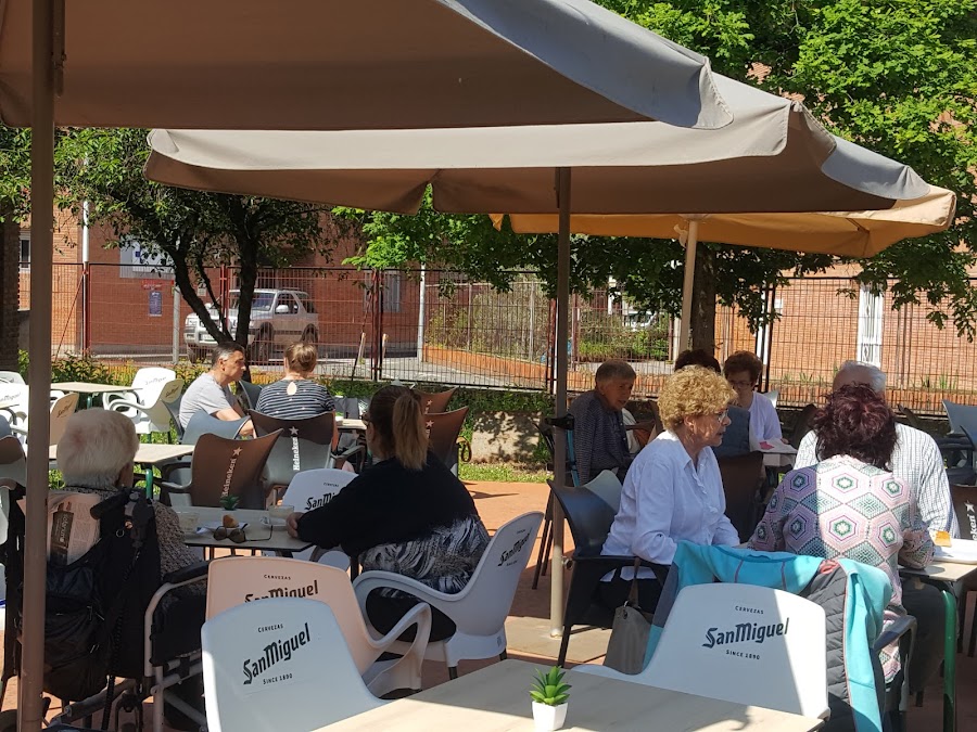 Jubilatuen Etxea AITONAK JATETXEA