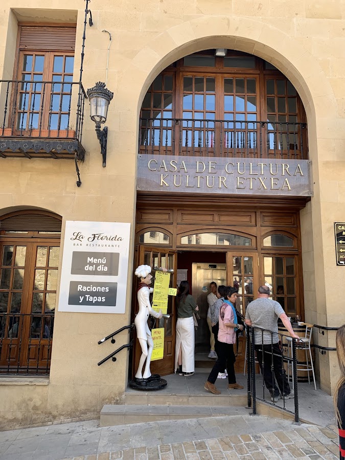 Casa De Cultura - Kultur Etxea