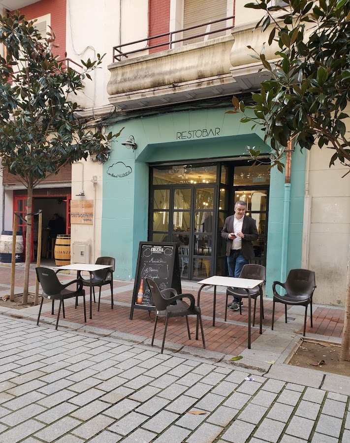 En las Nubes Restobar