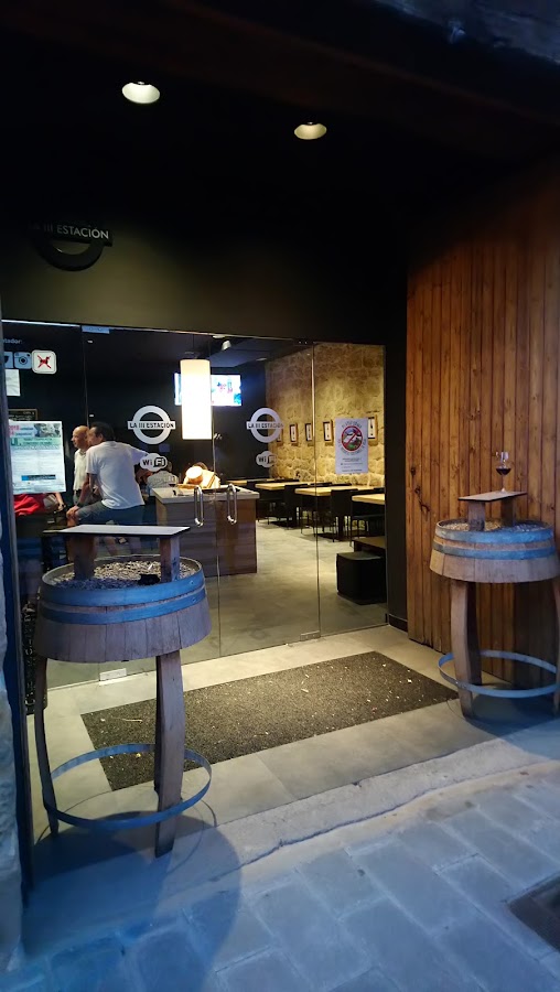 La Tercera Estación - Winebar