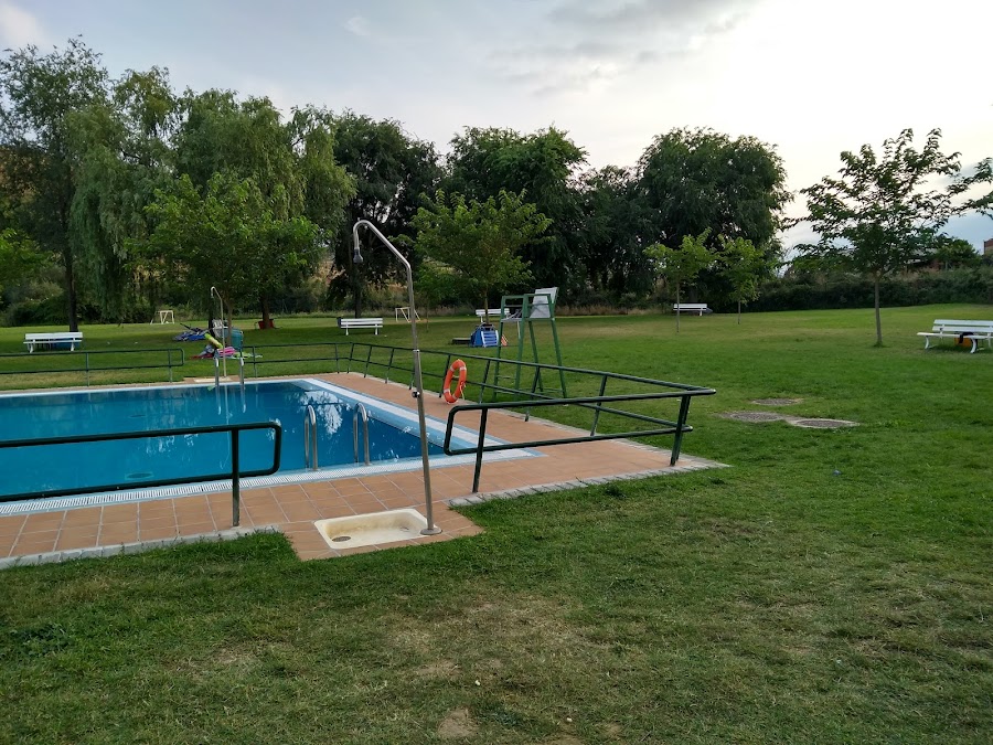 Piscinas Públicas De Hormilleja