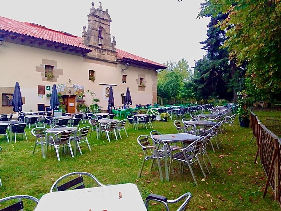 Restaurante, Bar y Albergue Nuestra Señora de Carrasquedo